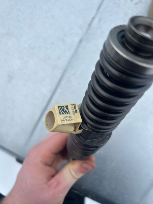 Продам форсунки JOHN DEERE