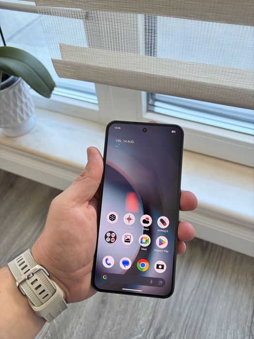Nothing Phone (3) – 12GB RAM / 256GB – Garanție eMAG 07.09.2027