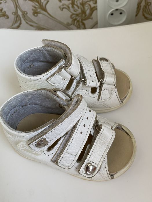 Детский сандалии