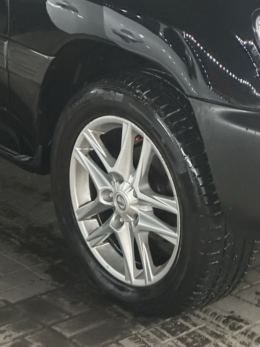 Диски с резиной на Лексус 570