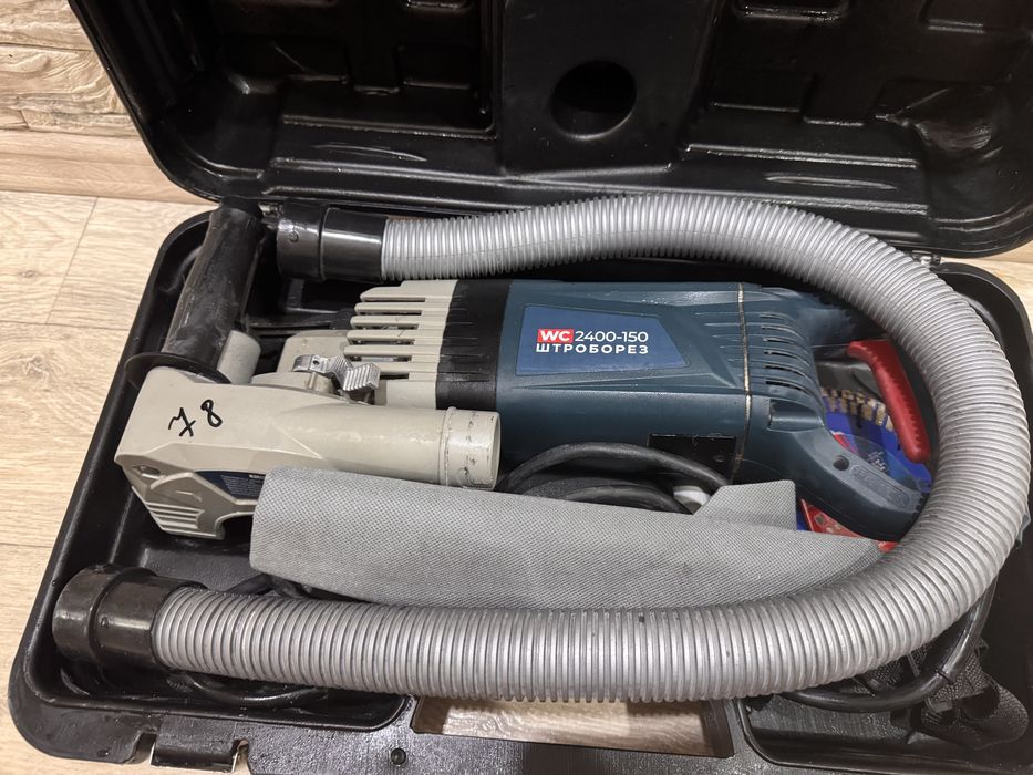 Штроборез с пылесосом