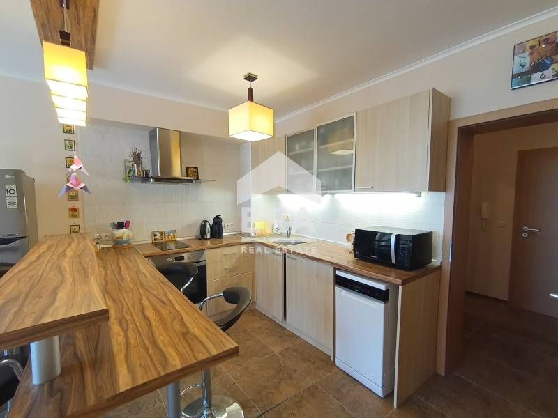 Продава се Тристаен апартамент в Поморие - 67 кв.м за 1592 €/кв.м - Снимка #4