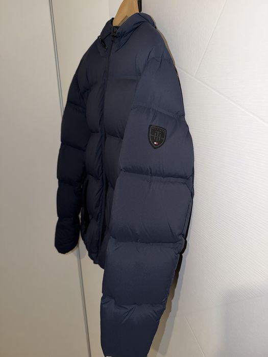 Geacă Tommy Hilfiger M bărbați – bleumarin, puf