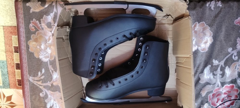 Patine pentru patinaj artistic 44