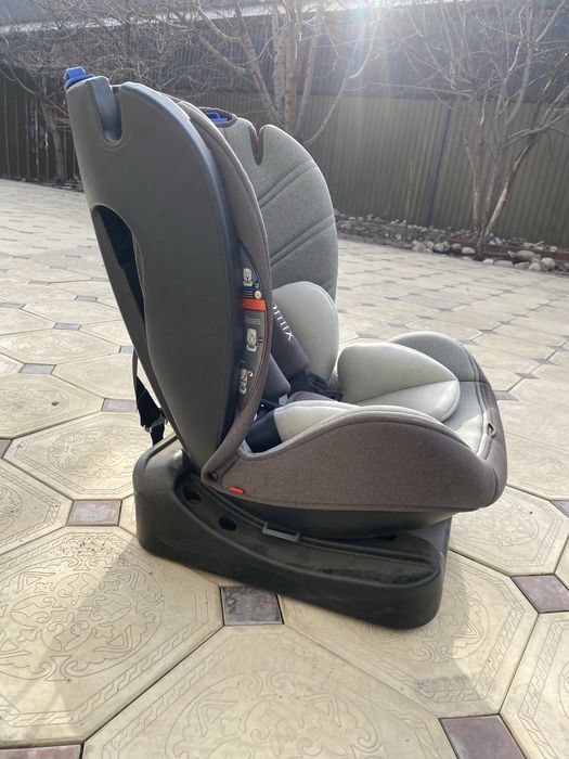 Авто кресло в отличном состояний