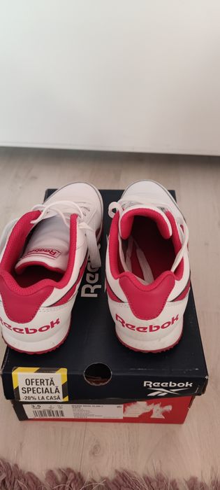 Adidași Reebok Royale.