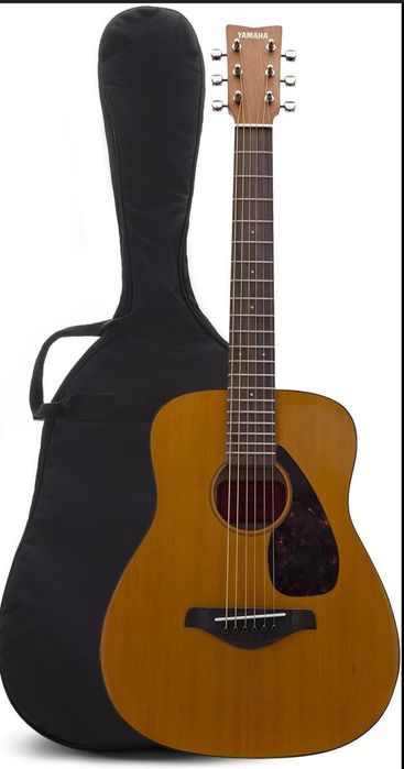 Yamaha acoustic gitara