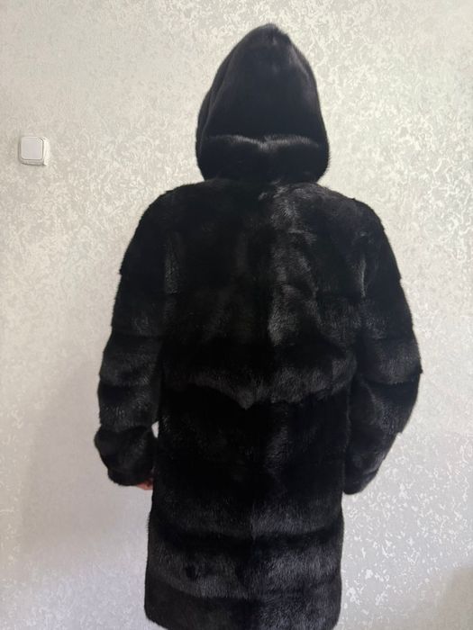 Норковая цельная шуба .