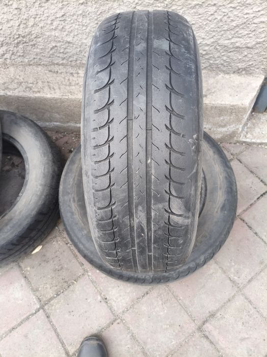 Резина 215/65/16