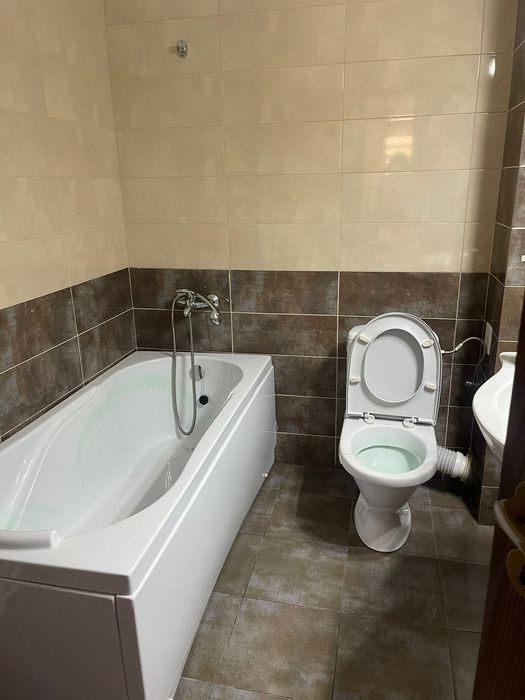 Închiriez casă P+1 targu -jiu strada Bicaz