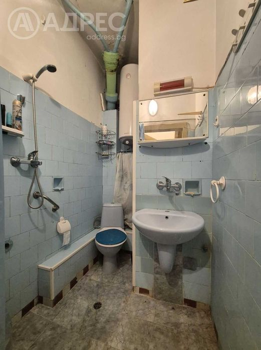 Тристаен апартамент, Център, 82 кв.м., ет. 2/4, тухла