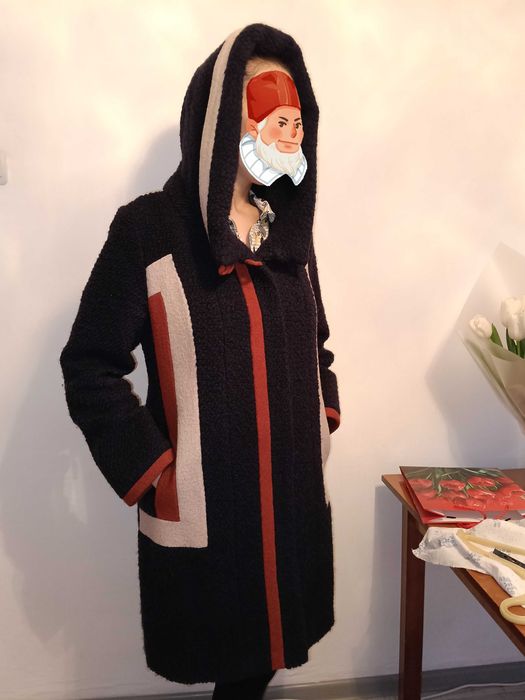 Продам пальто, сапоги, джинсы