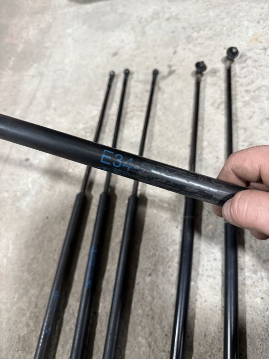 Амортизаторы багажника (Универсал) BMW e34