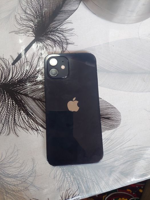 Iphone 12 qora..