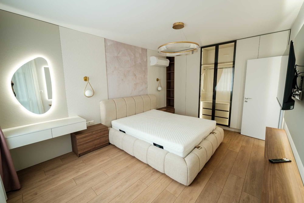 Продава се обзаведен тристаен апартамент