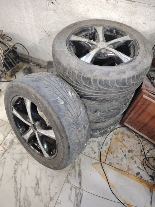 Титаны на автомобиль