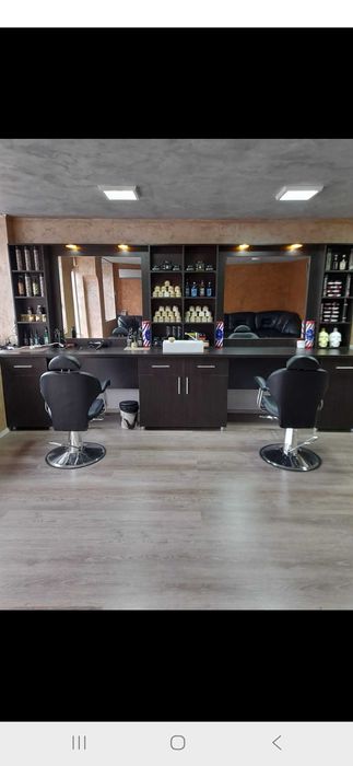 Dau post de fizerie spre inchiriere