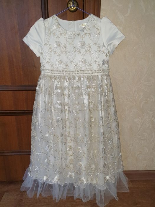 Продам нарядное платье