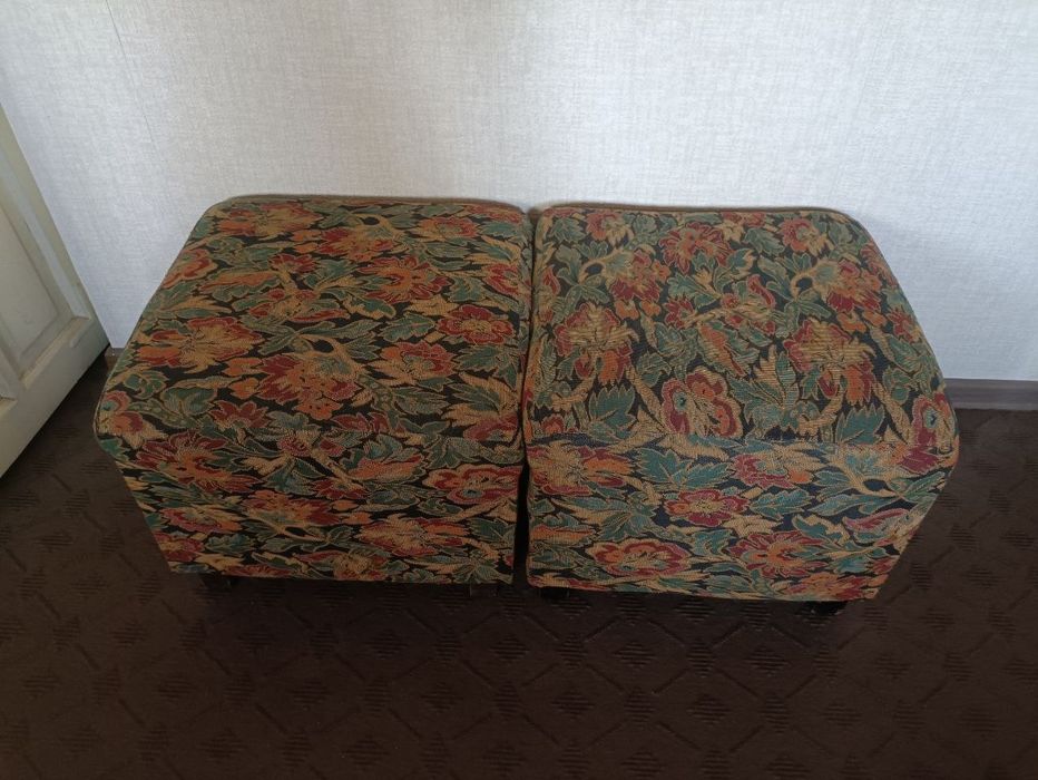 Продаётся мягкий уголок.