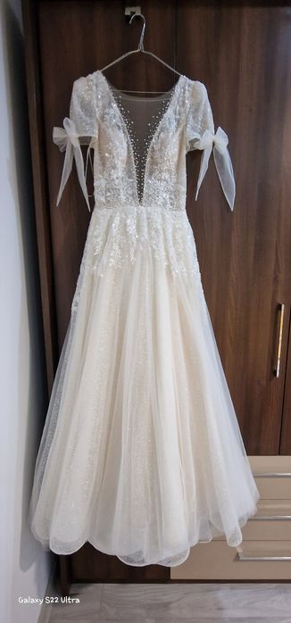 Vând rochie de mireasă