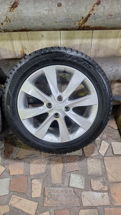 Зимние шины,диски Hyundai accent
