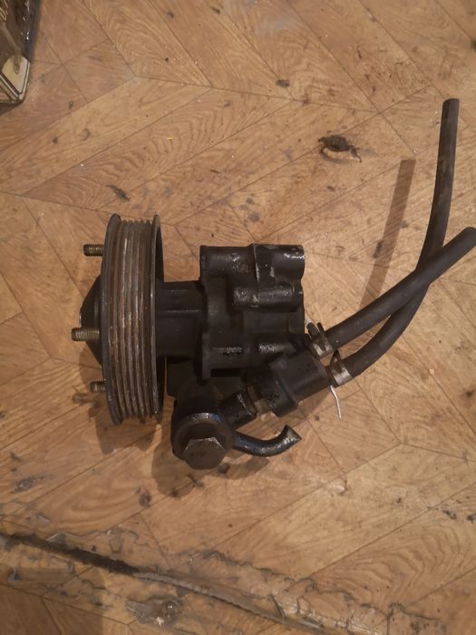 Насос ГУРа Тойота Люсида/ Эмина, дв 3С- ТЕ.