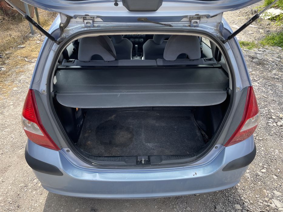 Honda Jazz 2003 1.4 на части