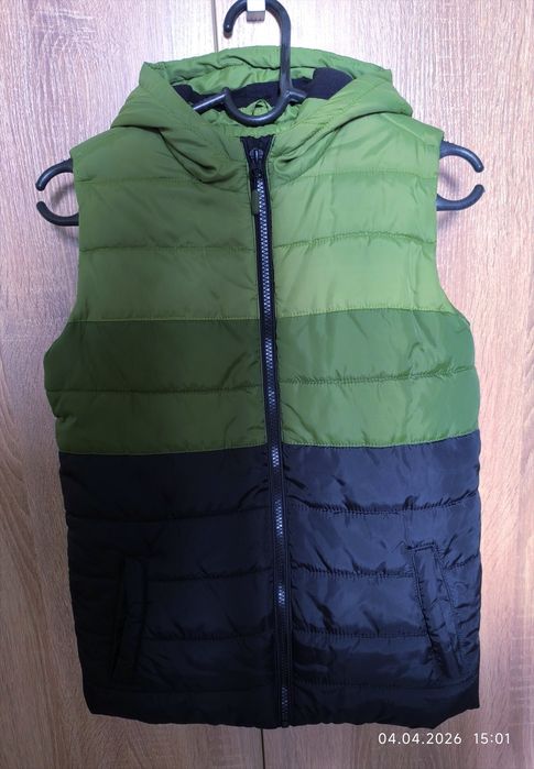 Продам детскую жилетку
