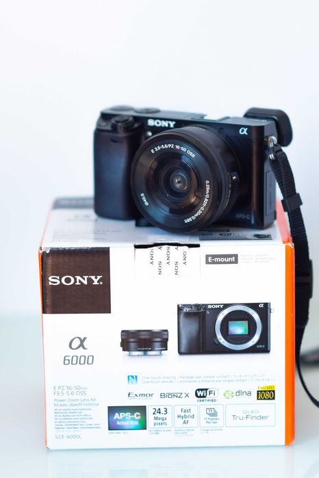 Vand/Schimb SONY a6000 kit  NOU 800 de cadre! + FullBOX cutie obiectiv