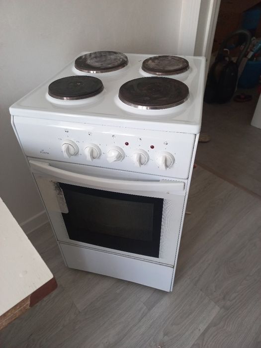Продам Электроплиту