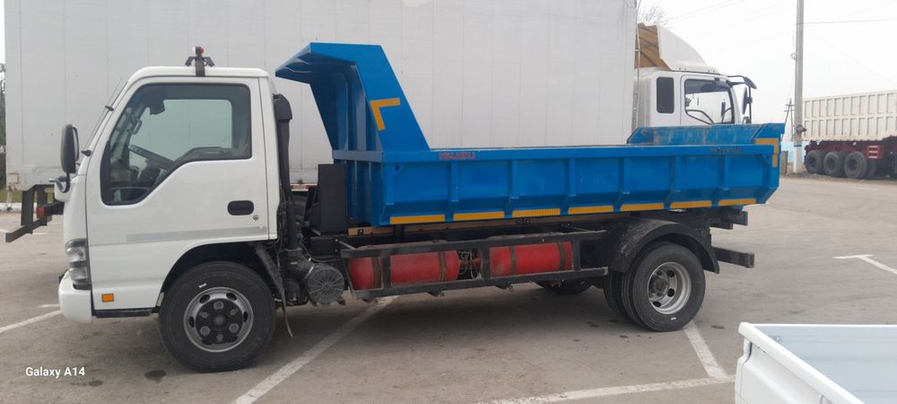 Isuzu samosval sotiladi