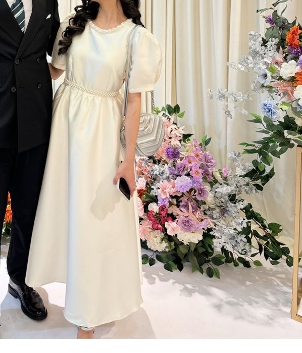 Продам все эти три платья