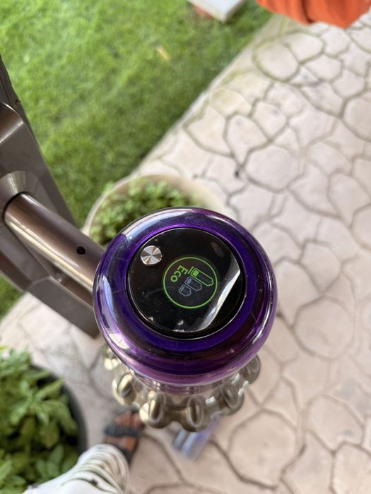 Dyson v11 aspirator