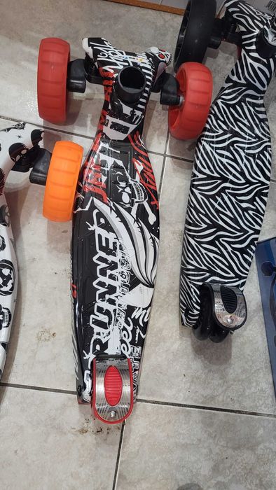 Детски скутер тротинетка Сгъваема Кроксър Ево 202 светещи гуми