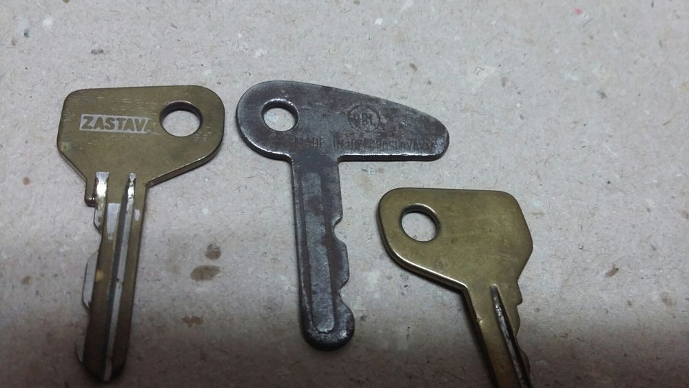 Ключове от стари мотоциклети, автомобили и др.