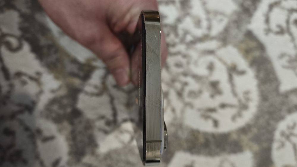 iPhone 14 pro max gold