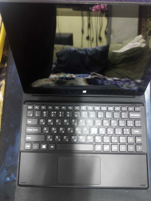 Планшет 10" Elinberg на Win 10 с клавиатурой