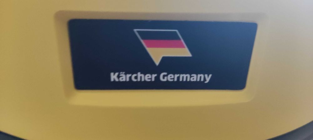 Пылесос Karcher .