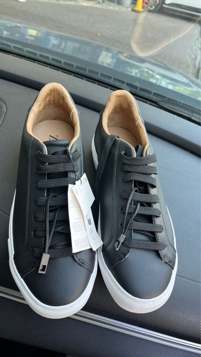 Новые кроссовки Zara