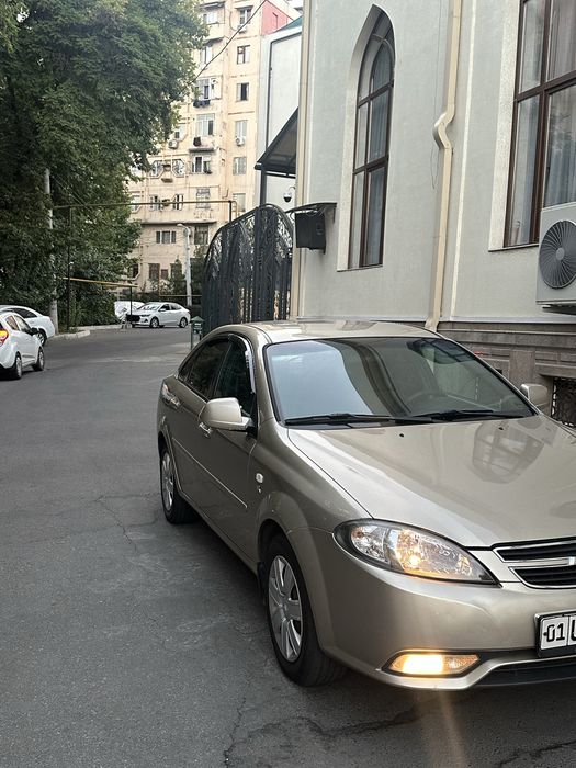 Продам Chevrolet Gentra, 2015, M/T, Safari.