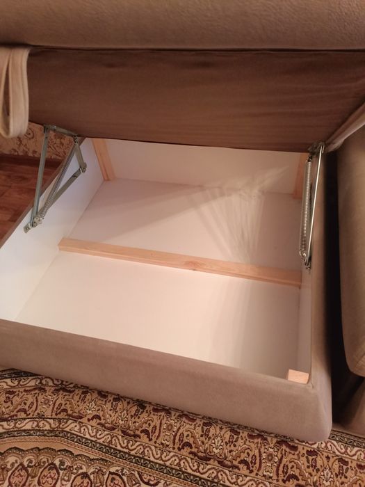 Продам диван модель "Кардинал".