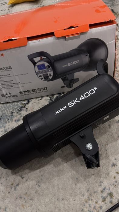 Продам импусный свет Godox SK400II