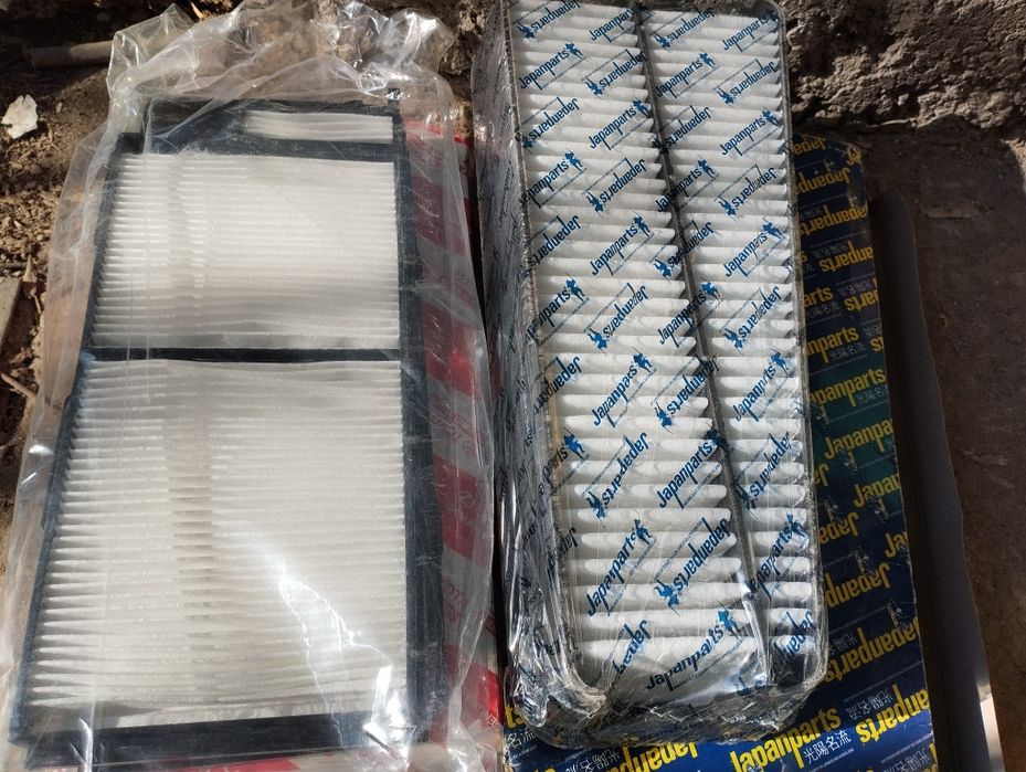 Фильтр воздушный и салонный на Тойота Лексус