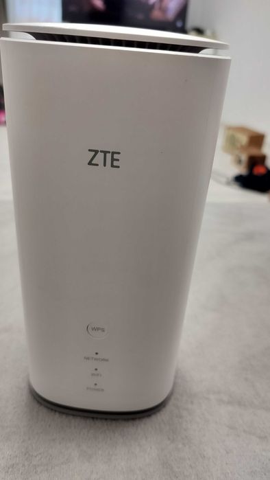 Router wireless cu SIM ZTE MC888 Pro 5G Wi-Fi 6 3600Mbps NFC Mesh