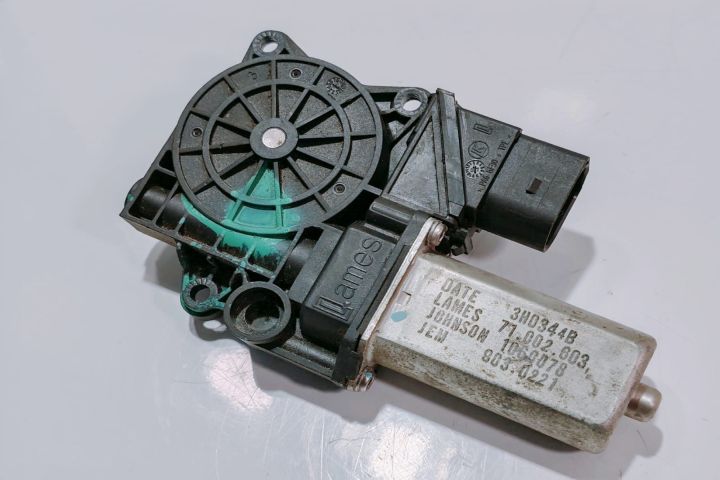 Motoras Macara  stanga 71002603 BMW Seria 3 E90/E91/E92/E93