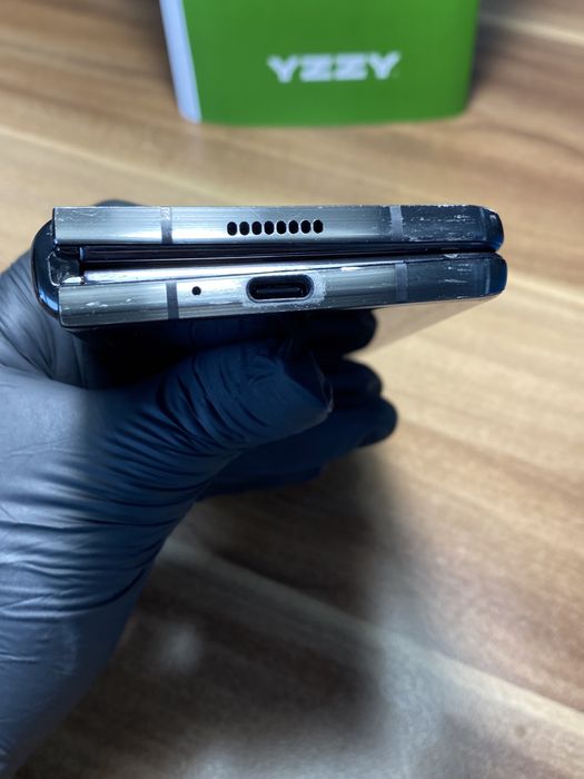 Samsung Galaxy Z Fold 2 5G / Garanție 14 zile / 256 Gb / Bun |