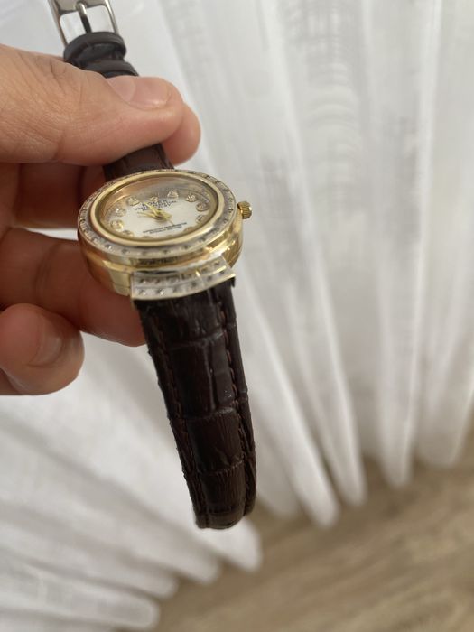 Золотые часы. Бриллиант 585 пробы Ереван