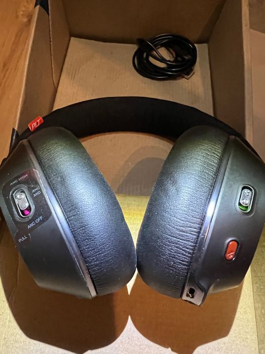 Casti Plantronics Voyager B8200 UC