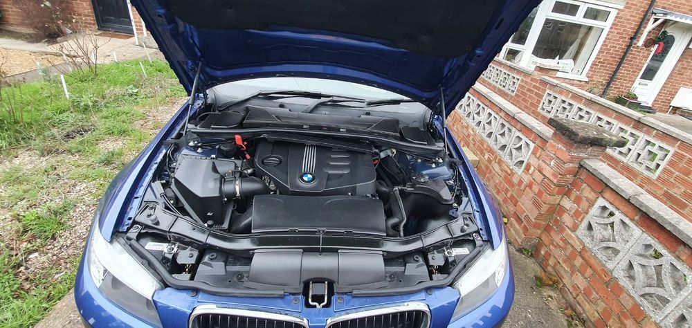 Vand bmw seria 3 diesel se busines edition volan dreapta