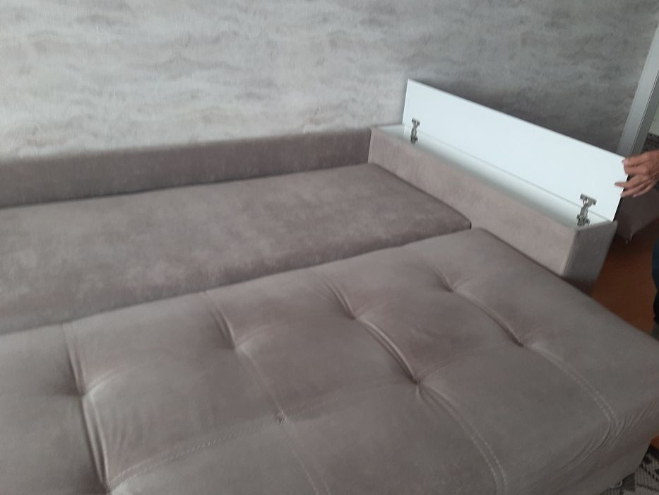Срочно продам диван торг